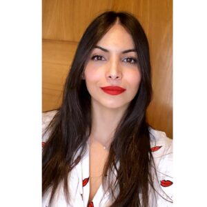 Zineb Obeid Instagram - "الصمت متعة في زمن الثرثرة "🤫🤍