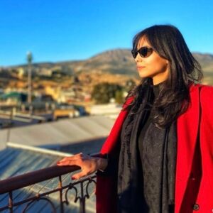 Zineb Obeid Instagram - Meilleurs vœux ... ❤️
Que cette nouvelle année apporte à chacun de nous ce qu’il souhaite. ❤️😘