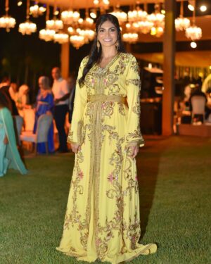 Zineb Obeid Instagram - 💫La magie du caftan 💫
💛 @khmissanour 💛