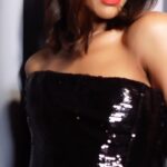 Zoe Saldaña Instagram - 💋 #ZoeSaldana is simply stunning. @rozhair for healthy shiny movement!