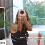 Zuhal Topal Instagram - Haftanın yeni yarışmacılarıyla eğlence ve lezzet dolu günlere hazır mısınız? 🤩 “Zuhal Topal’la Yemekteyiz” hafta içi her gün 16.00’da TV8'de... ✨ @zuhaltopal @tv8 #ZuhalTopallaYemekteyiz #Yemekteyiz