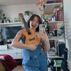 mxmtoon Instagram - early black friday deal on signed ukuleles and up to 40% off sitewide :) you can now learn your favorite ukulele songs (ex: cliché, riptide, toxic gossip train) 🫢 packing up a lil graphic novel with orders over $30 as well! thank you all for the support ❤️
