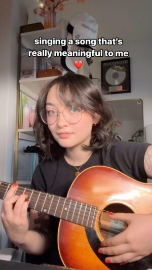mxmtoon Instagram - please don’t judge me 🥲 this is my first time ever trying to sing 😭