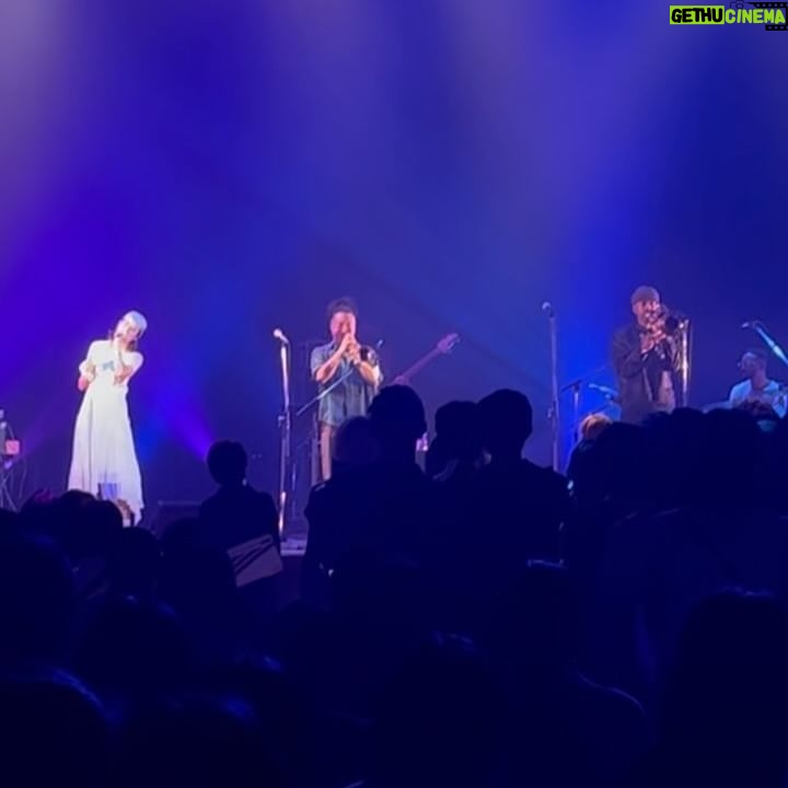 9m88 Instagram - This Japan trip was a dream! ❤️ I was honored to join Takuya Kuroda’s group as a special guest, met many great people and sang a few high and low notes! 🎶Thanks @bluenotetokyo and @ebisubloominjazzgarden for the best performance experience and hospitality. Thank you all who came out for the shows as well🤍 See you next time! 📰Special guest song list: ‘Trouble’ by Jose James ‘Day Dreaming’ by Aretha Franklin ‘What If 若我告訴你其實我愛的只是你’ （張雨生）by 9m88 ft. Takuya Kuroda ‘Crazy Race’ by The RH Factor 這次日本音樂行真的太好玩了！終於有機會與黑田卓也先生一起在Blue Note Tokyo同台演出，原本滿緊張，沒想到他本人實在太有趣，一路上笑聲不斷！🤭除了演唱合作的《若我告訴你其實我愛的只是你》， 還唱了幾首以前覺得無法駕馭但這次好像大丈夫的歌曲🌞 經驗值再 50!🪄 總之是有點不可思議的一次演出經驗，幾年前的我應該沒有想到自己可以做得到這些事情餒～有點感動！謝謝所有來看演出的朋友，下次再見了！ （translation by Chat GPT) この日本旅行は夢のようでした！❤️たくさんの素晴らしい人々と出会い、いくつかの高音と低音を歌いました！🎶特別ゲストとして黒田卓也のグループに参加できて光栄でした。@bluenotetokyo と @ebisubloominjazzgarden 、最高のパフォーマンス体験とおもてなしをありがとう。ショーに来てくれた皆さん、ありがとうございました🤍 次回を楽しみにしています！