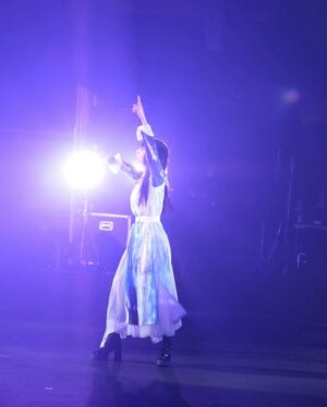 ASCA Instagram - リスアニ！LIVE 2024 SATURDAY STAGE
@ 日本武道館 2024.1.27

セットリスト
1.私が笑う理由は
2.Stellar
3.リンネ
4.Howling
5.RESISTER

リスアニ！LIVEは日本武道館での声出し解禁が
4年振りということで、これは盛り上げるしかないでしょ!
とセットリストを組ませていただきました。
会場の熱がどんどん上がって、
みなさんの楽しんでいる姿が見えて、
ペンライトの海が綺麗で、
イヤモニを突き抜けてくる声、すごかった。
一緒に叫んでくれてありがとう🐺
リスアニ！LIVEが大好きです。
2024年ライブ始めは忘れられない時間になりました。

2/27にZepp Shinjukuで初めてのZeppワンマンライブを開催します。2月に入ったらチケット一般発売が始まるので昨日出会ってくれた方、ASCAいいじゃんって思ってくれた方、ぜひ遊びにきてください。メモリアルで、楽しく熱いLIVEを届けます。ASCA第2章の始まりなので絶対見逃さないでね🛩️

衣装は、これまで海外を沢山回らせていただいて
辿り着いたリスアニ！LIVEで"アース"なワンピース👗

Stylist 國本幸江

#ASCA #asca_jp #sacramusic #singer #goodmusic #music #newrelease #newmusic #photography #photooftheday#portraitgames #earth_portraits #moodygrams #vscoportrait #fashion #japan #anime #anisong #Spotify #Applemusic #LINEMUSIC #portraitpage
