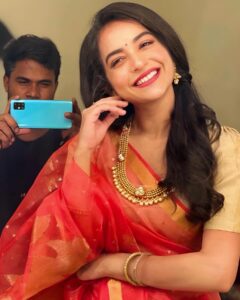 Actress Aanchal Goswami HD Instagram Photos and Wallpapers April 2024
