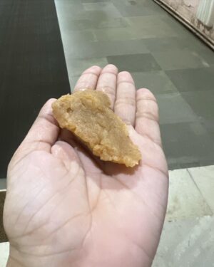 Aanchal Goswami Instagram - Suno sapno  ki nagri ❤️

Bin maange bohat kuch diya hai tumne mujhe 
Ab Haq se bohat kuch lene aayi hoon 
Phir se usi pyaar ke saath apna lena 
Kyunki iss baar bohat kuch Kho kar aayi hoon…..

Pehle naam ki talaash mein aayi thi 
Ab usi naam ko roshan karne aayi hoon ✨
Pehle wo khud thi ab uski duayein hain mere saath 
Kyunki iss baar mai usey hi Kho kar aayi hoon - Aanchal Anita Goswami 🧿
I love you maa❤️

#newbeginnings #shukrana