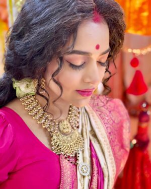 Aanchal Goswami Instagram - Ishhhhhh🙈

Throwback to this beautiful look I still can’t get over it ❤️ Diya ✨