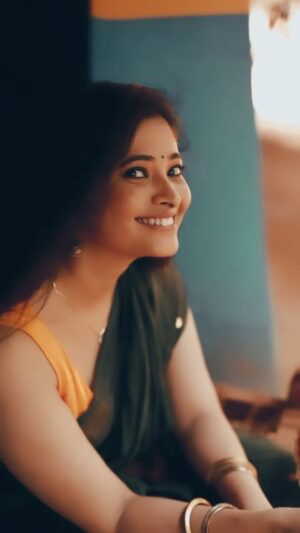 Aarohi Narayan Instagram - Thank you @suta_bombay for this beautiful saree♥️

Capture: @deepak_durai_photography 🤍
Design : @suta_bombay 
Styling : @madhuniga 
Concept: @arunprajeethm 🤗♥️
MuA : @manishabridalavenue