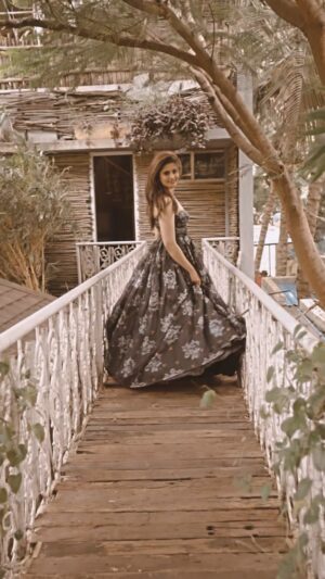 Aarohi Narayan Instagram - Hello Sunshine 🌻
.
.
.
.
.
.
.
.
.
.
@keerthichandan.dvs @x_aperture_studioz @ravi.ch_9 @label_anvi @sapna_beauty_and_beyond @jadehospitainment