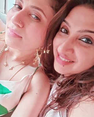Aarthi Mohan Instagram - GOA.. we deserved you! 

A quick trip to unwind all the wedding madness, with the core crew! Missed the rest ♡ 

Scorching sun, spellbinding views, tropical vibes, stunning aesthetics, the best company ♡ and, nothing could stop us 😄
A trip for keepsakes!
.
.
.
#goa #summerishere #girlstrip #familyfun #purelove #vacaymode #gastronomy #beachvibes #eatsleeprepeat #onewiththebride #weekendgetaway