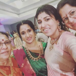 Aarthi Mohan Instagram - Cousin wedding week photo dump 😄❤ 

Why do they grow up so fast!!! 
#familytime #togetherafterforever #athaisandmamas #fortheloveofsarees #beingindian #beingtraditional