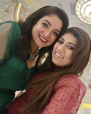Aarthi Mohan Instagram - The Queen turns Golden ✨️🧿

You are a force that takes everyone under your wings and flies high akka!
Your energy, warmth, love and care are unbeatable. 

May you continue to be blessed in abundance by the Almighty and live a long life filled with great health, undeniable wealth, and growing peace and prosperity.

Happy Birthday akka and thank you for making me a part of your fantastic trip!🤗♥️
.
.
.
#anits50th #girlstrip #milestonecelebration #friendsandfamily #girlsjuswannahavefun #onehelluvatrip #makingmemories #latergramming