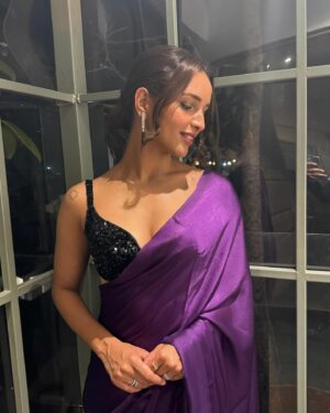 Aastha Sharma Instagram - Prettiest 🌼
@tripti_dimri for a wedding in 
Sari - @swtantraofficial 
Jewels - @goldenwindow @ascend.rohank
Shoes - @thecaistore

Styled by @aasthasharma @reannmoradian with @sakshichitalia 
Assisted by @shatakshipandeyy