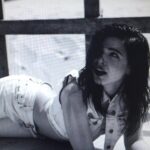 Abbey Hoes Instagram - Baby Abbey dacht effe model te gaan lopen zijn, swipe voor een vrij accuraat beeld van wie bijna 30 Abbey absoluut is (sorry, maar wie zijn die andere 9 meiden??🤡)