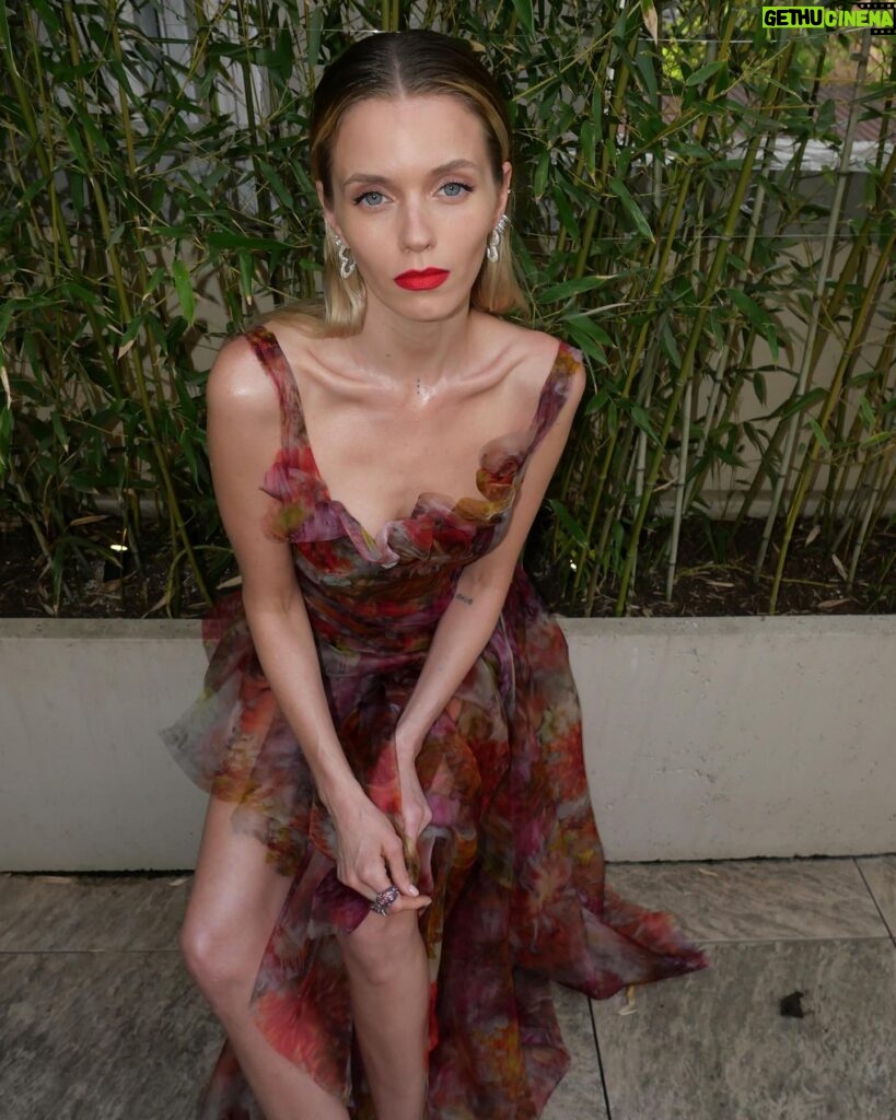 Abbey Lee Instagram - 🌸 💕💘 What an honor to the attend the endometriosis foundation of America’s 15th annual #blossomball 🌸 💕 I felt emotional and inspired being in a room full of people who are fighting for #endometriosis patients all over the world. 🌸 Not only is this event an incredible fundraiser, but a way to continue sharing endometriosis stories. 🌸 Thank you to @collinastrada for fitting me like a fairy 🧚🏼‍♂️🌸 @paristexas_it for my 6 inch heels 👠 and to @misha212 and @davidvoncannon for my glam 💘 🌸 If you'd like to help support @EndoFound's mission of increasing disease recognition, providing education & advocacy and funding landmark #endometriosis research, please consider donating at the link in my bio! 🌸💕💘🌸💕💘🌸💕💘