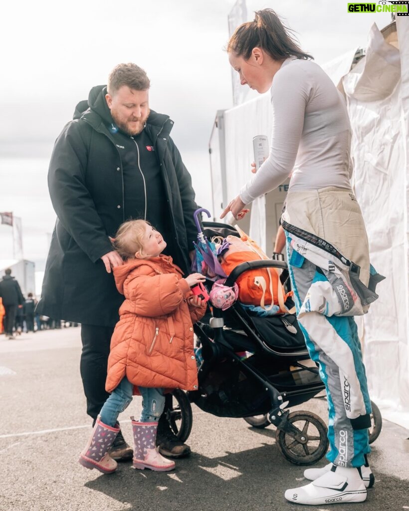 Abbie Eaton Instagram - Despite the poor weather and similar on track results, one of the best parts of the race weekend are the people that turn up to these meetings time and time again. You lot are all awesome! Even when things haven’t worked out as I would’ve hoped, you all put a smile back on my face. Your support doesn’t go unnoticed. ☺️ 📸 @sammjoey #People #Support #Smiles #Motorsport #Community #RebelleoCommunity #AbbieEaton