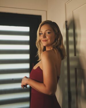 Abby Elliott Instagram - Whooaaah whoah whoah a truly unforgettable night with the 🐻 fam❤️