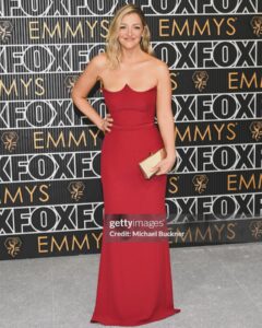 Actress Abby Elliott HD Instagram Photos and Wallpapers January 2024