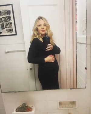 Abby Elliott Instagram - Baby Boy 💙 we can’t wait to meet you in June