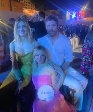 Abby Elliott Instagram - 🩵BEAR PART 3 PREMIERE🩵 all episodes out TONIGHT

@lilly_keys 
@barbdoeshair 
@ecduzit