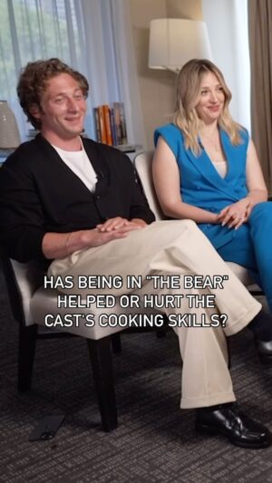 Abby Elliott Instagram - Not everyone has become a better cook because of #TheBear. 🧑‍🍳👩‍🍳

@jeremyallenwhitefinally and @lilcutieforever have very different answers. 

#jeremyallenwhite #abbyelliott