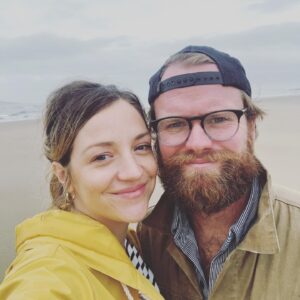 Abby Elliott Instagram - Happy 4 Years my love! Here’s to many more wonderful adventures with you— the greatest one of all coming next month❤️