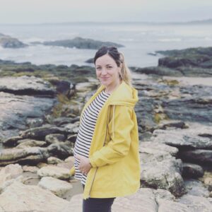 Abby Elliott Instagram - Happy 4 Years my love! Here’s to many more wonderful adventures with you— the greatest one of all coming next month❤️