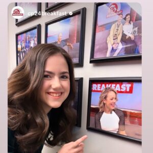 Abby Ryder Fortson Instagram - Hi Rachel!! @cp24breakfast TORONTO!!!! @margaretmovie @lionsgate .
.
@alicekilpatrick @jordan_grossman ❤️
