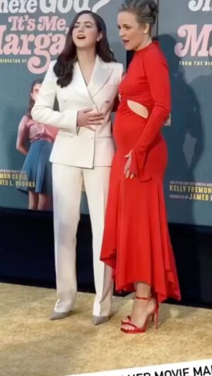 Abby Ryder Fortson Instagram - ❤️MY MOVIE MOM - Rachel McAdams @margaretmovie ❤️
@lionsgate 
.
More Golden Carpet Photos ❤️ @margaretmovie ❤️

@margaretmovie @lionsgate @lionsgateuk 
.

Abby: ❤️
@jordan_grossman @dolcegabbana @kendellcotta