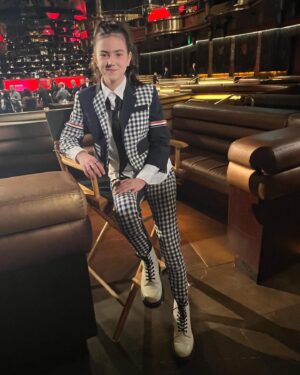 Abby Ryder Fortson Instagram - What an incredible experience!! @cinemacon
.
 @lionsgate @margaretmovie 
.
.
Shout outs!!!
Stylist @taraswennen 
Glam @natasharg 
Incredible suit  @thombrowne ❤️
Boots @docmartensshoes 
Photographer @bentrivett 
@people