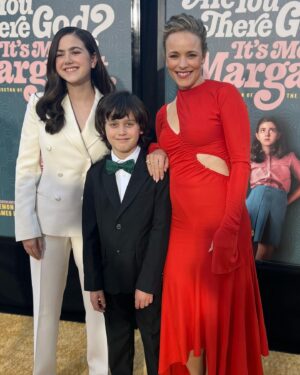 Abby Ryder Fortson Instagram - A Joshua sandwich! ❤️🥰 I didn’t get photo just with Joshua but I think this is pretty awesome with RACHEL!! ❤️❤️❤️❤️ @margaretmovie @lionsgate 
.
.
@jordan_grossman @dolcegabbana @kendellcotta