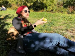 Abby Wilde Instagram - I autumned hard this year. A beautiful day of apple-picking was had yesterday with the crew at @wilkensfarm! Photos by the lovely @lisalagrande2. (Fun times include d the lovely @ inkphemeral, who CANNOT BE TAGGED.)

#latergram #autumn #applepicking  #adventures