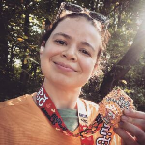 Abby Wilde Instagram - Did a thing! 5k in 36’51”. Not bad for my first time out. Also, hello to you all! It’s been a while, hasn’t it?

#nycruns #fallingleaves5k #runnergirl #runner #thisthingstillon