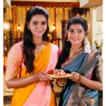 Abi Navya Instagram - There's no better friend than a sister♥️♥️ kayal sisters @chaitrareddy_official @abinavya Pc: @surya__11109 Hairdo :@dillu_hairstyles_786