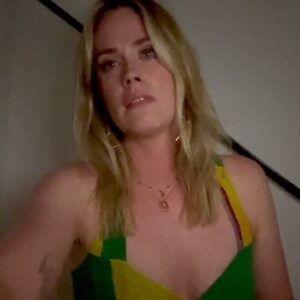 Abigail Hawk Instagram - It’s Sunday! Hope is high and life worth living! So, here’s a happy little ditty from a happy little show called Les Misérables. Offered raw and a cappella because, well, that’s how I roll. One take, babies, one take. (Not because I’m a one take wonder but because one take is all I can get alone and away from my children - human and fur.) #hawkappella #acappella #idreamedadream #lesmis #sunday