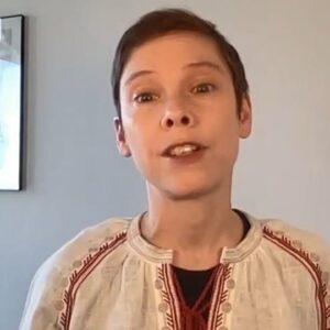 Abigail Savage Instagram - Watch my Ukrainian friends at Respeecher transform my voice into speaking Ukrainian. What's happening right now in Ukraine is devastating, and this is my small way of helping. Speak up with me, and help to support Ukraine! (click on the link in my bio to show your support)