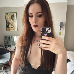 Abigail Thorn Instagram - Just saw Frankenstein by @midnightcircleproductions - it’s so good!!! One of my favourite theatre companies rn. I dressed up for the occasion lol 🧟‍♀️🧛‍♀️🎃