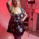 Abigail Breslin Instagram - BTS from our Woman’s Intuition promo shoot with @savannarruedy!!!!! Trust your #womensintuition and pre-save because Lily Lane X Sophomore WOMEN’S INTUITION drops 05/18/23!!!!!!! #newmusic