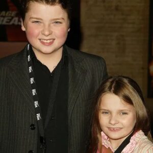 Abigail Breslin Instagram - Happy birthday to my big brother @ohnospenny 

‘Tis a little sisters duty to embarrass her older siblings so here are some of our iconic red carpet fashion moments. LOVE U SPENCY!!!!!