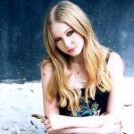 Abigail Zoe Lewis Instagram - Stream my original song, “It’s Ok to Say No” on all major music streaming platforms!! LINK IN BIO! Thank you to my incredible team @theyarethejam @jordanjameslife @mikemanithejam for helping create and produce this song with me. ❤️ ~ PC: @christinaturino #itsoktosayno #abigailzoelewis #song #originalmusic #music #songwriter #explore
