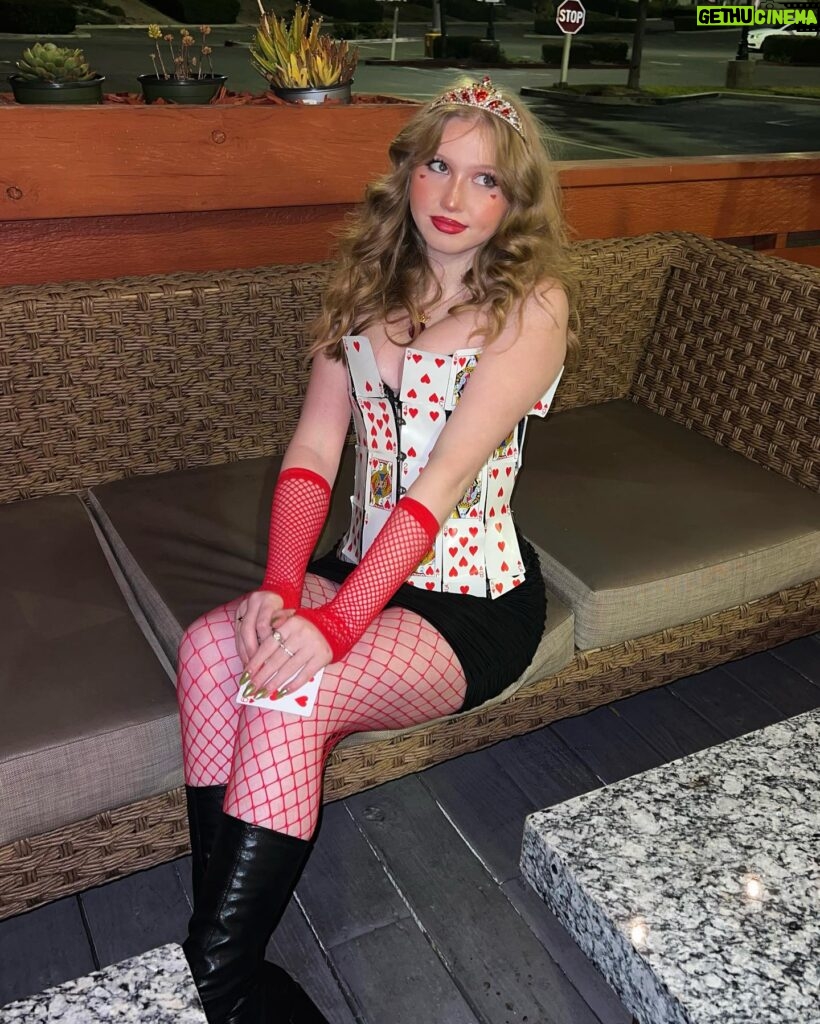 Abigail Zoe Lewis Instagram - Queen of ♥️’s - happy halloween xoxo #halloween #queenofhearts #explore #explorepage