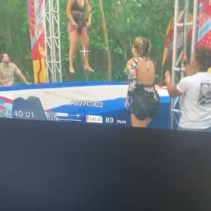 Abril di Yorio Instagram - Hace un mes se estrenó la segunda temporada de Cielo Grande y quiero aprovechar este hecho como una excusa para hacer un posteo así cool con videos random sin mucho sentido. Todos fueron grabados en el set en momentos de transición abril - luz (más conocidos como baches)
Ya la vieron?? Si todavía no, corran a verla  y si sí, háganlo de nuevo por @chenetflix 🥰🦋✨

@netflixlat @netflix
