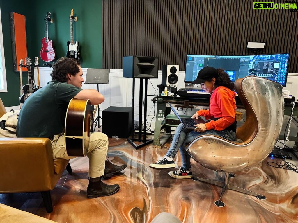 Adassa Instagram - Working with Tim was such a joy, collaborations are just amazing, you never know the music you’ll make! #songwriting #collaboration #adassaofficial 🎶 @candianigabriel loved 💕 the track 👏