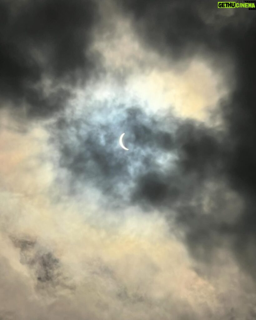 Adassa Instagram - #eclispe2024 #solareclipse from our back porch! 2:02 pm ct