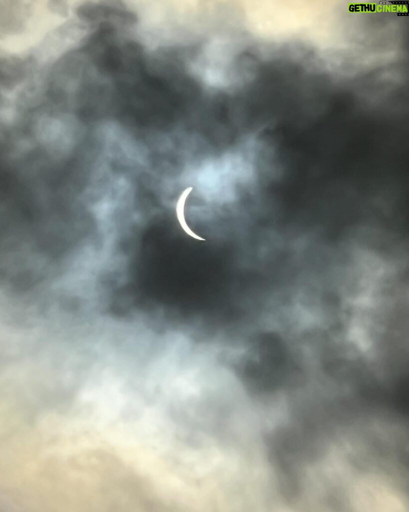 Adassa Instagram - #eclispe2024 #solareclipse from our back porch! 2:02 pm ct