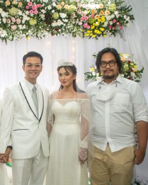 Ade Yunita Instagram - Alhamdulillah setelah melewati banyak rintangan 
Atas seizin Allah saya dan @fahmoy sah juga dan halal he he 

Terimakasih semua atas doa nya untuk kita semoga doa baik balik lagi ke semuanya 
Mungkin kami tidak bisa balas satu-satu mohon maaf 
Tapi kami sangat senang dan bahagia atas doa dan ucapannya 

Karena adanya PPKM yg sangat ketat 
Maka, kami mohon maaf jika acara akad hanya mengundang keluarga inti dan sahabat serta kerabat terdekat 

Karena sangat di batasin 
Im not good at words 
maaf kalo ada yg salah kata2 nya

Sekali lg terimakasih atas doa nya
mulai hariini saya akan update kebahagian kami 🤪🤪

Alhamdulillah Alhamdulillah Alhamdulillah 
Mohon doanya agar acara resepsi bisa dilaksanakan dengan kuota yg lebih banyak lagi 😍😍😍😍😍

Aamiin dari pernikahan ini saya percaya bahwa omongan adalah doa 💖😸🤣