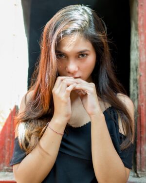 Ade Yunita Instagram - kalo kamu gakbisa bantu orang lain setidaknya jangan kamu jatuhin orang lain itu -16.00