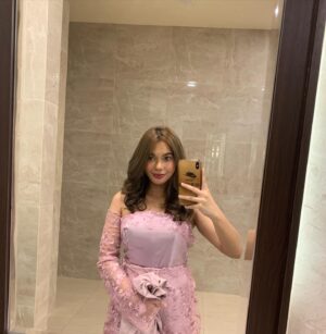 Ade Yunita Instagram - proud of me bikin baju sendiri he he 😍🤍✨