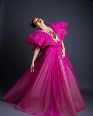 Adila Fitri Instagram - ADILA FITRI @adilafitri 
Photographer @karinayasmine 
Makeup @itsfrankywu 
Hairdo @opick_hairstylist 
Stylist @rikkisi 
Wearing @marianamarcellacouture
.
#adilafitri #beehaveentertainment